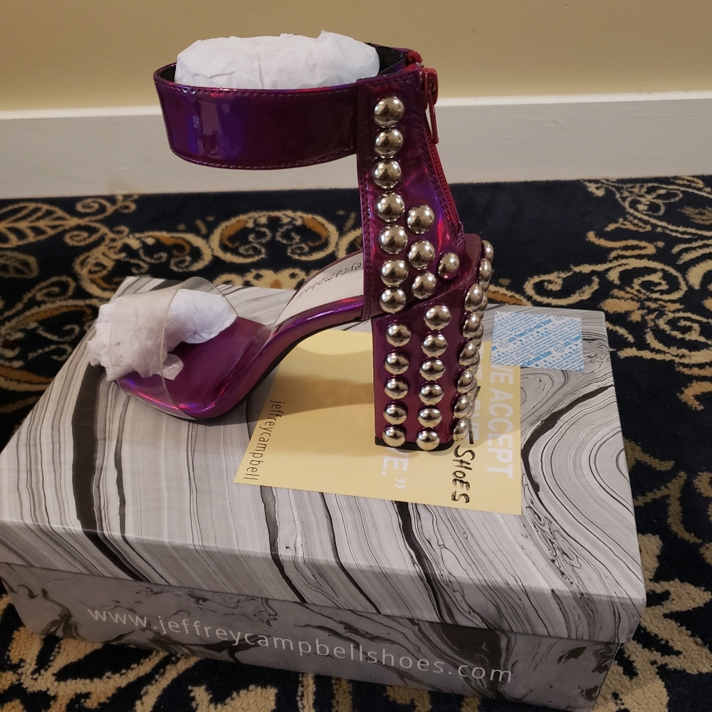 Sandals - Picture 2 of 3